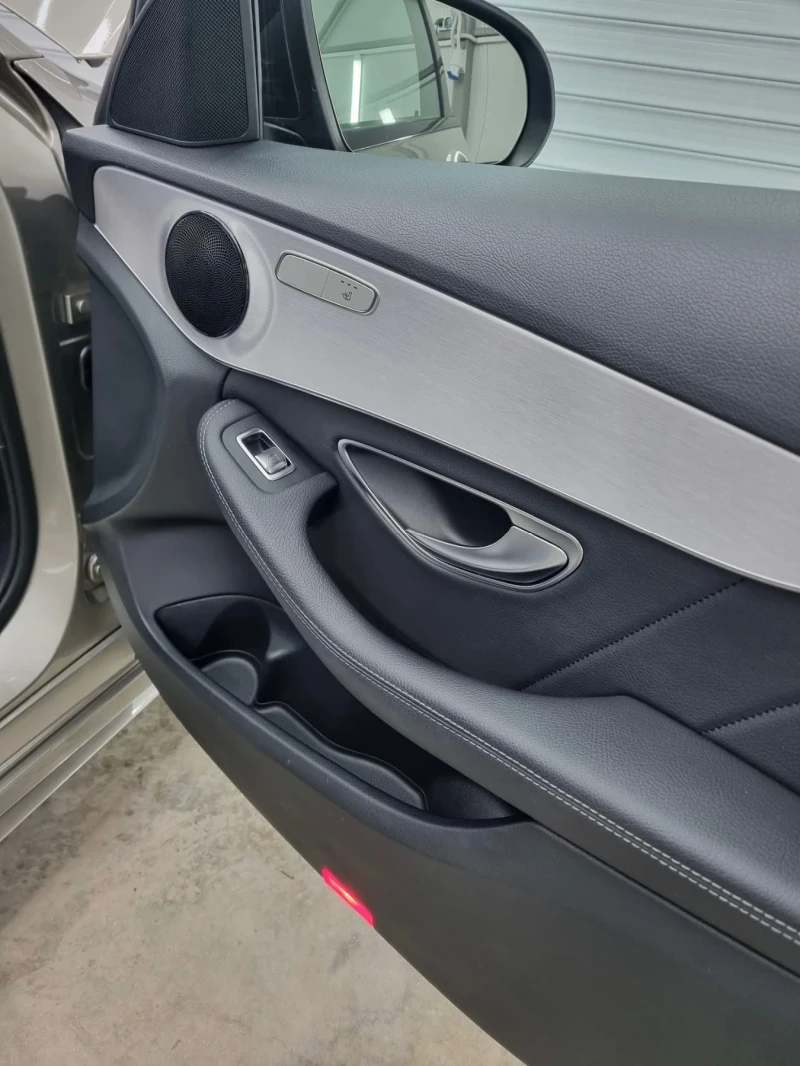Mercedes-Benz C 200 EQ Boost/AMG LINE!, снимка 12 - Автомобили и джипове - 52697684
