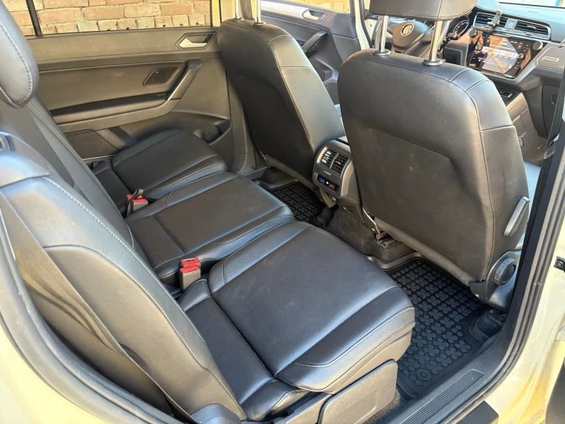 VW Touran, снимка 8 - Автомобили и джипове - 52806798