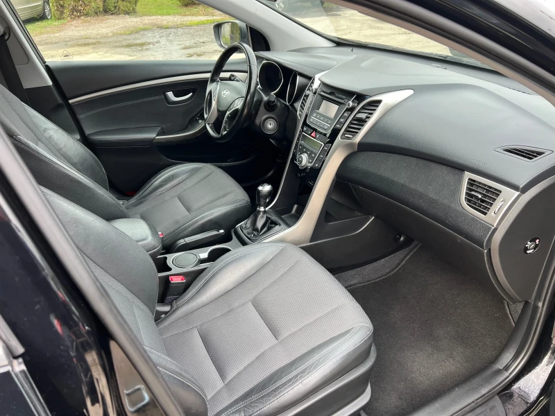 Hyundai I30 1.6i Бензин ШВЕЙЦАРИЯ, снимка 8 - Автомобили и джипове - 52874258