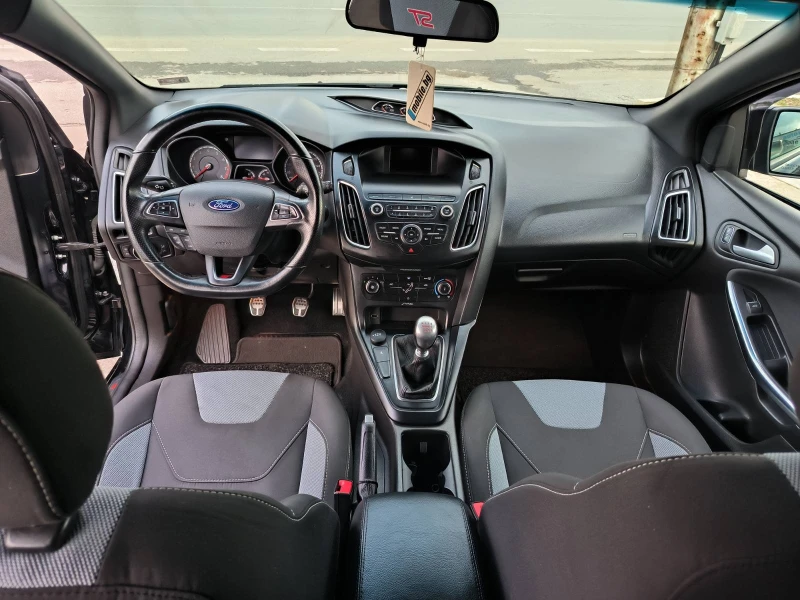 Ford Focus ST-2.0i-Kamera-Euro-6B-Keyless, снимка 14 - Автомобили и джипове - 53011214