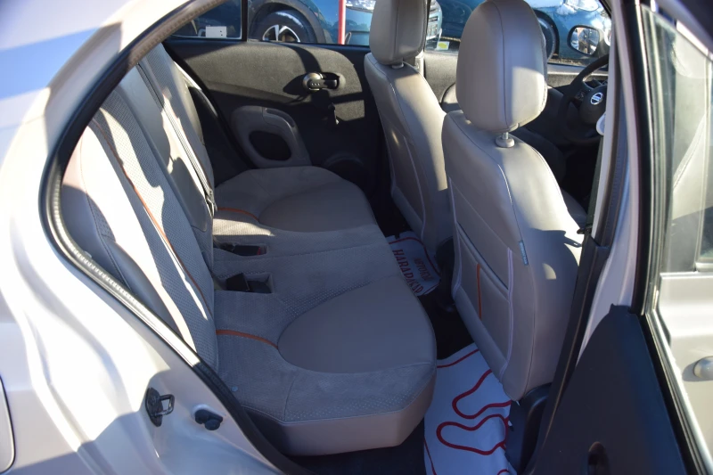 Nissan Micra 1, 4i automat, снимка 12 - Автомобили и джипове - 53046356