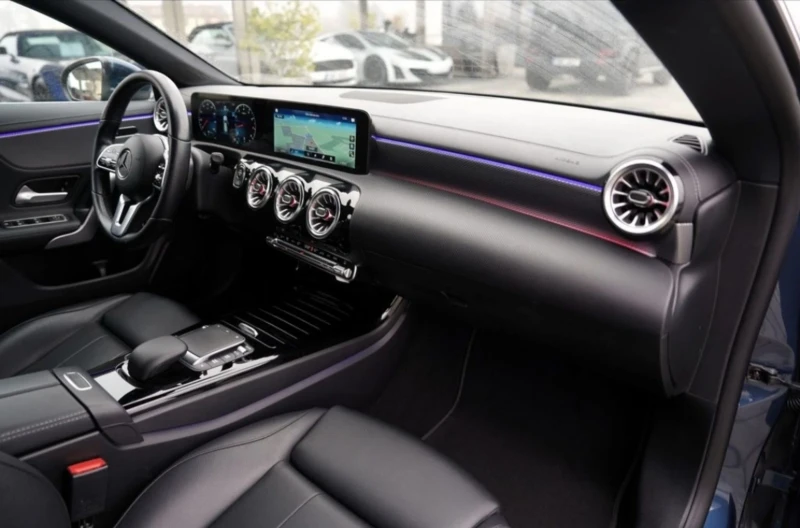 Mercedes-Benz CLA 200 Комби/7G/LED/Burmester, снимка 10 - Автомобили и джипове - 53271940
