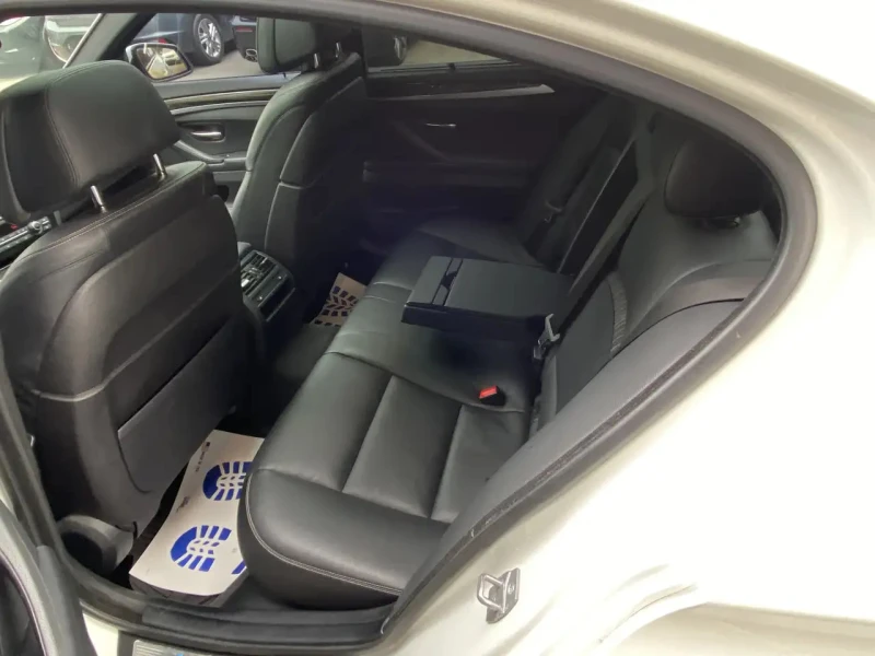 BMW 535 * АВТО КРЕДИТ* ЦЕНА ДО БГ * Сервизна история * , снимка 12 - Автомобили и джипове - 53355771