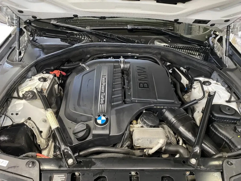 BMW 535 * АВТО КРЕДИТ* ЦЕНА ДО БГ * Сервизна история * , снимка 14 - Автомобили и джипове - 53355771