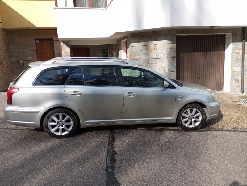 Toyota Avensis, снимка 4 - Автомобили и джипове - 53527424