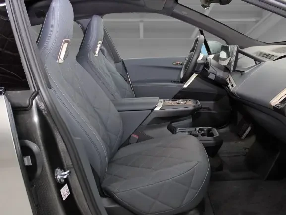 BMW iX xDrive40 = Sport Package = Гаранция, снимка 11 - Автомобили и джипове - 53915583