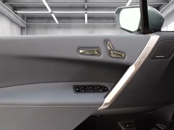 BMW iX xDrive40 = Sport Package = Гаранция, снимка 5 - Автомобили и джипове - 53915583