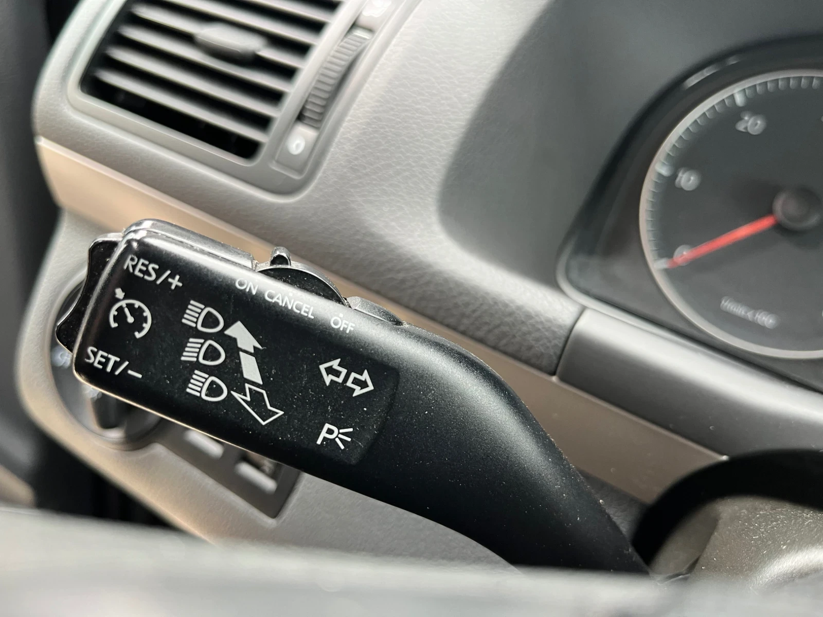 VW Touran 2.0TDI BMM - изображение 9