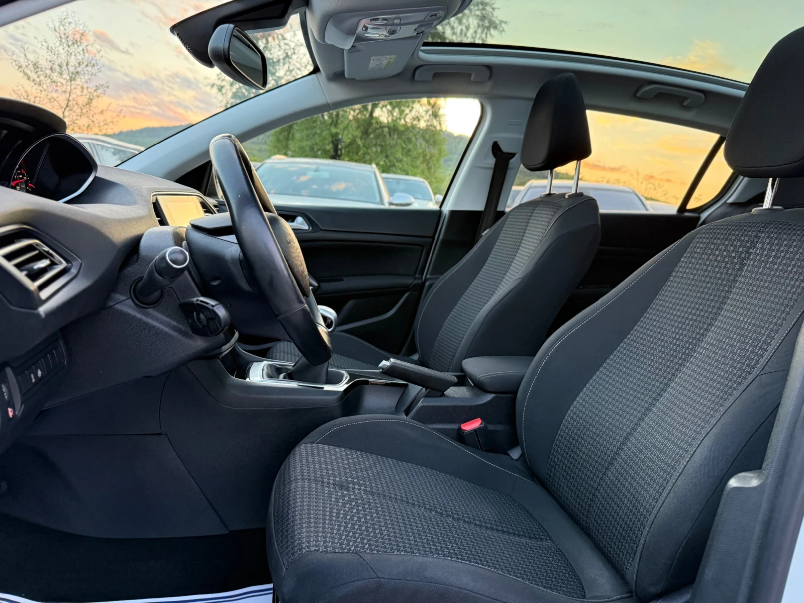 Peugeot 308 1.5HD Камера Нави Панорама - изображение 9