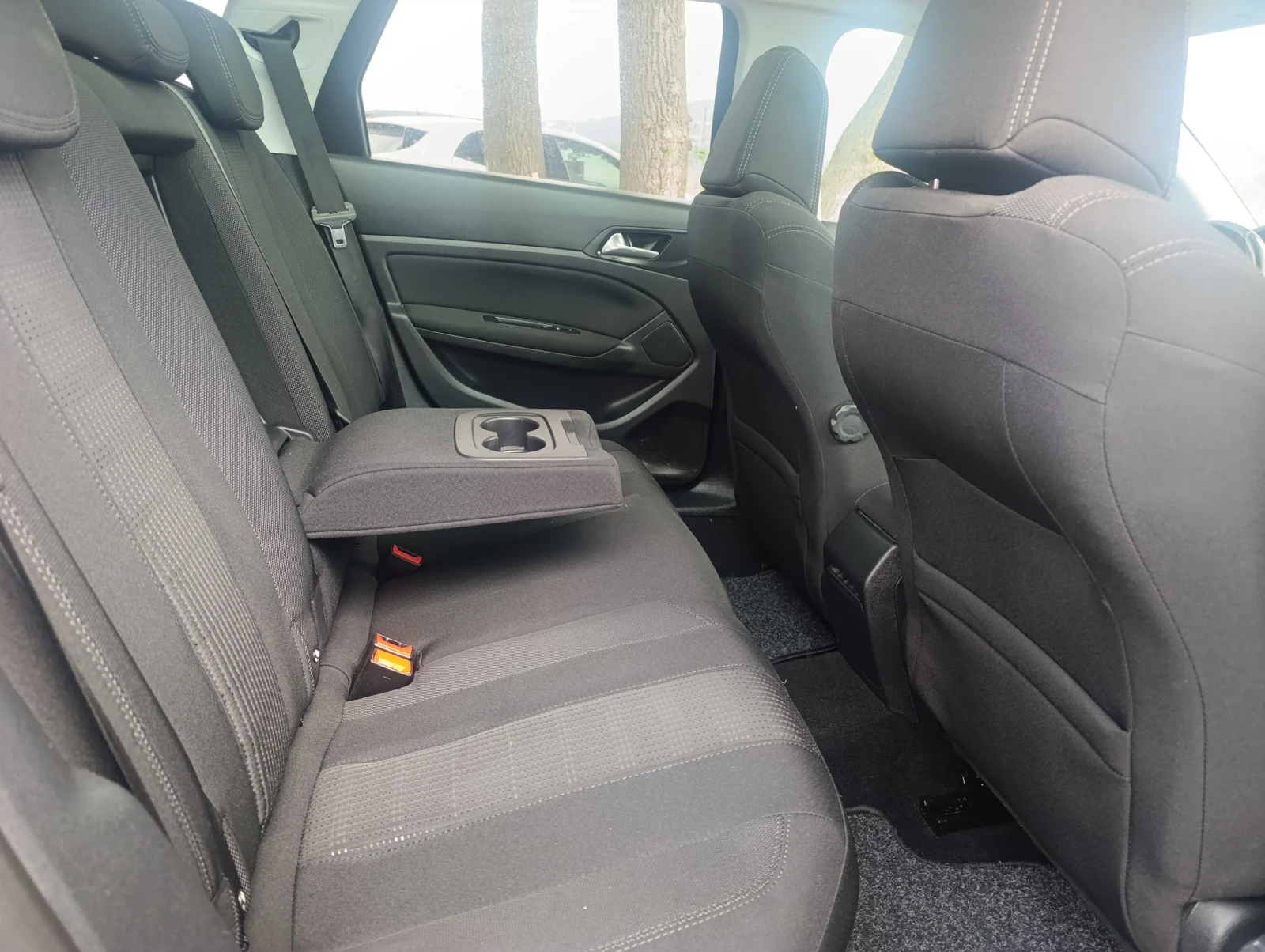 Peugeot 308 SW 1.2 Allure Panorama | Mobile.bg   12