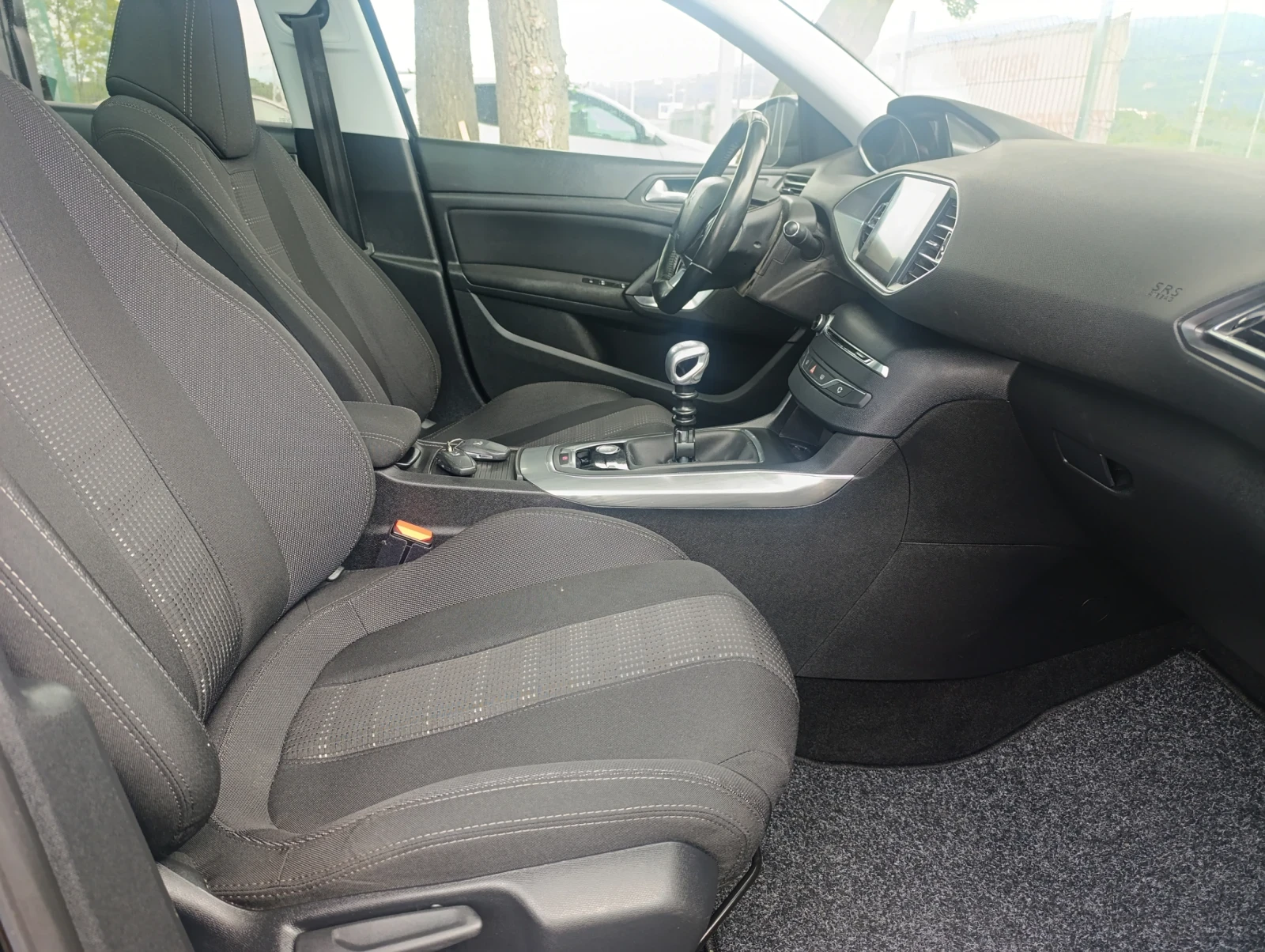 Peugeot 308 SW 1.2 Allure Panorama | Mobile.bg   11