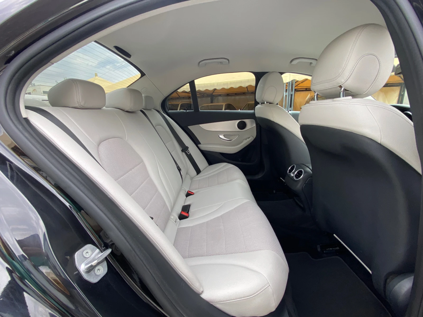 Mercedes-Benz C 220 d 4-MATIC 9G-TRONIC NIGHT PACK !! 100% РЕАЛНИ КМ ! | Mobile.bg — изображение 16