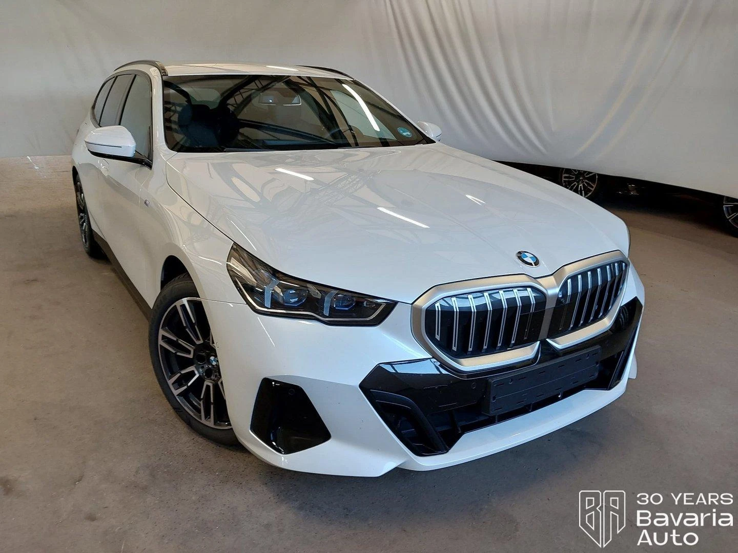 BMW 520 i Touring Steptronic - изображение 4