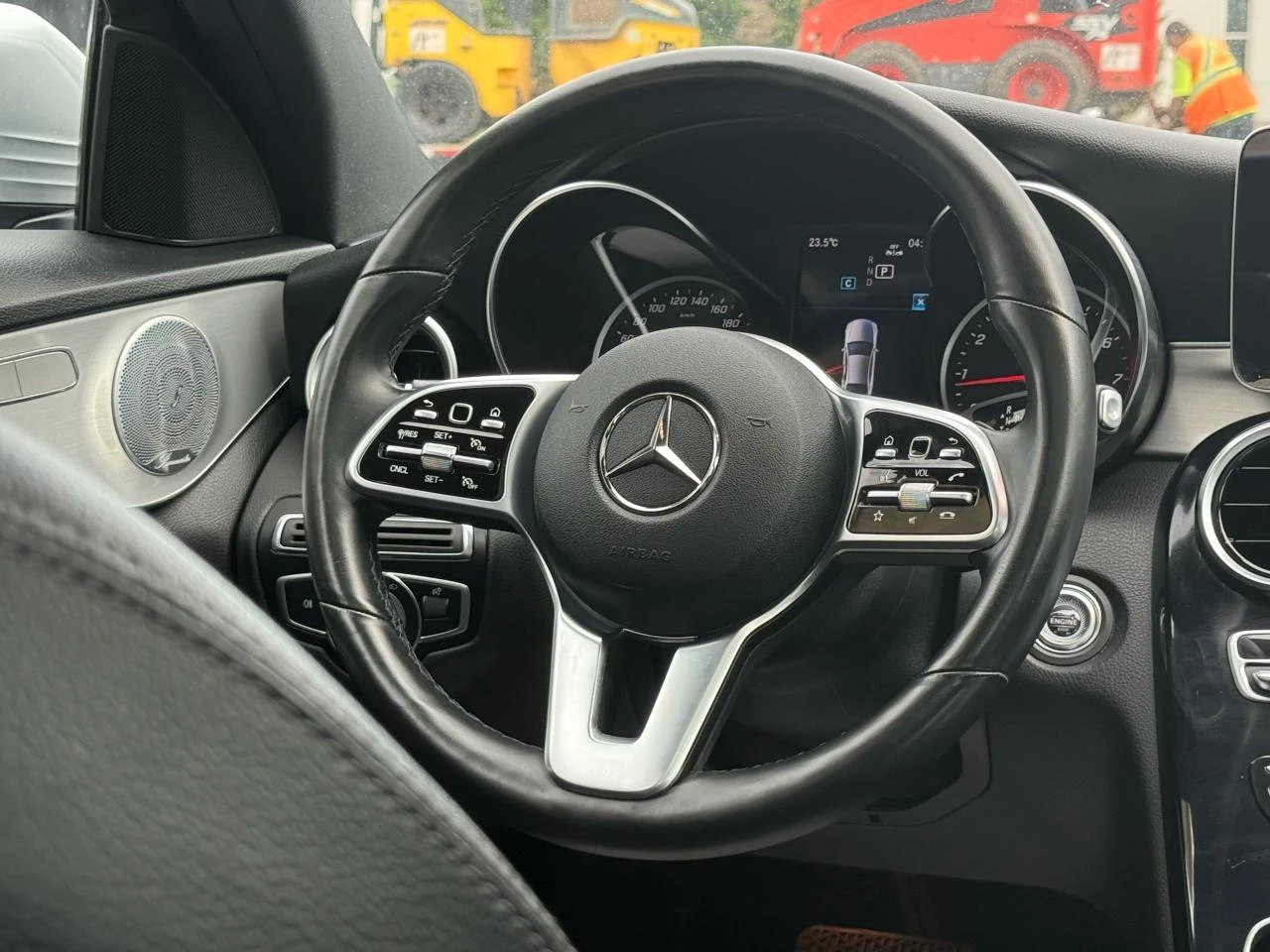 Mercedes-Benz C 300 4Matic / BURMESTER / PANO - изображение 8
