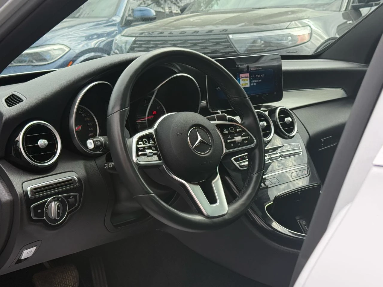 Mercedes-Benz C 300 4Matic / BURMESTER / PANO - изображение 6