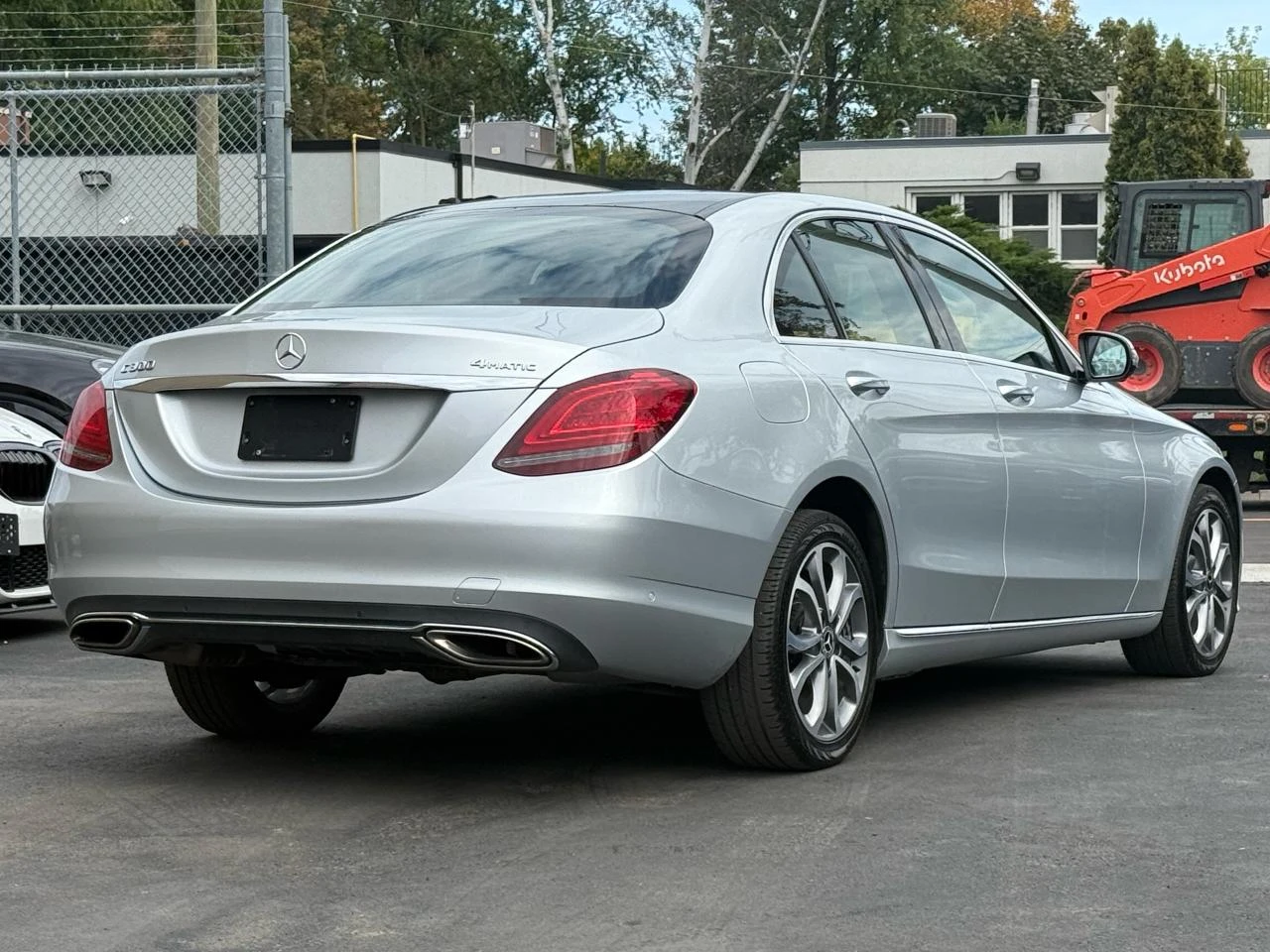 Mercedes-Benz C 300 4Matic / BURMESTER / PANO - изображение 3