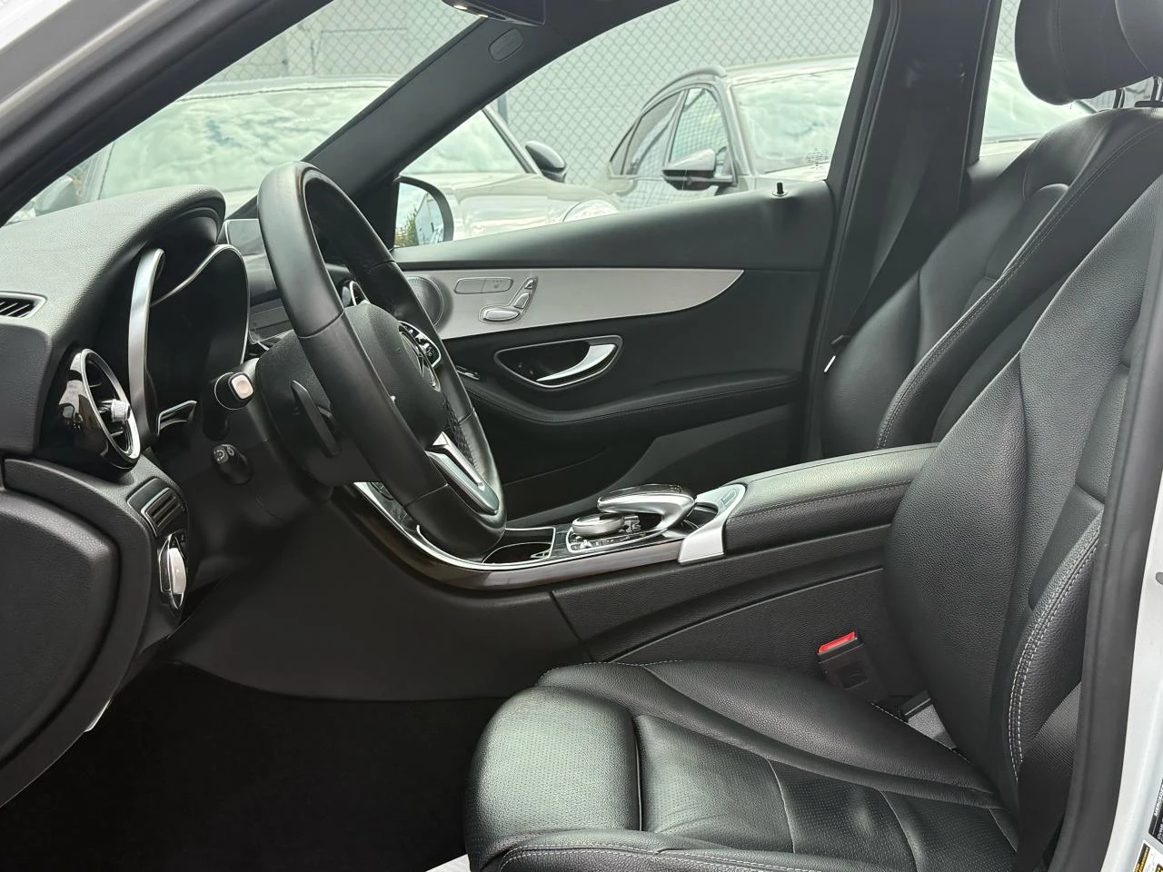 Mercedes-Benz C 300 4Matic / BURMESTER / PANO - изображение 5