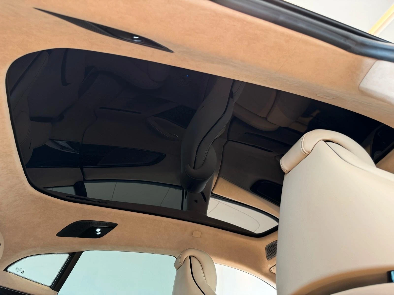 Ferrari Purosangue V12/CERAMIC/CARBON/MATRIX/PANO/360/ | Mobile.bg   16