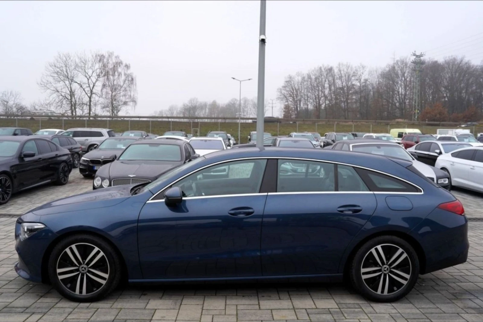 Mercedes-Benz CLA 200 Комби/7G/LED/Burmester - изображение 2