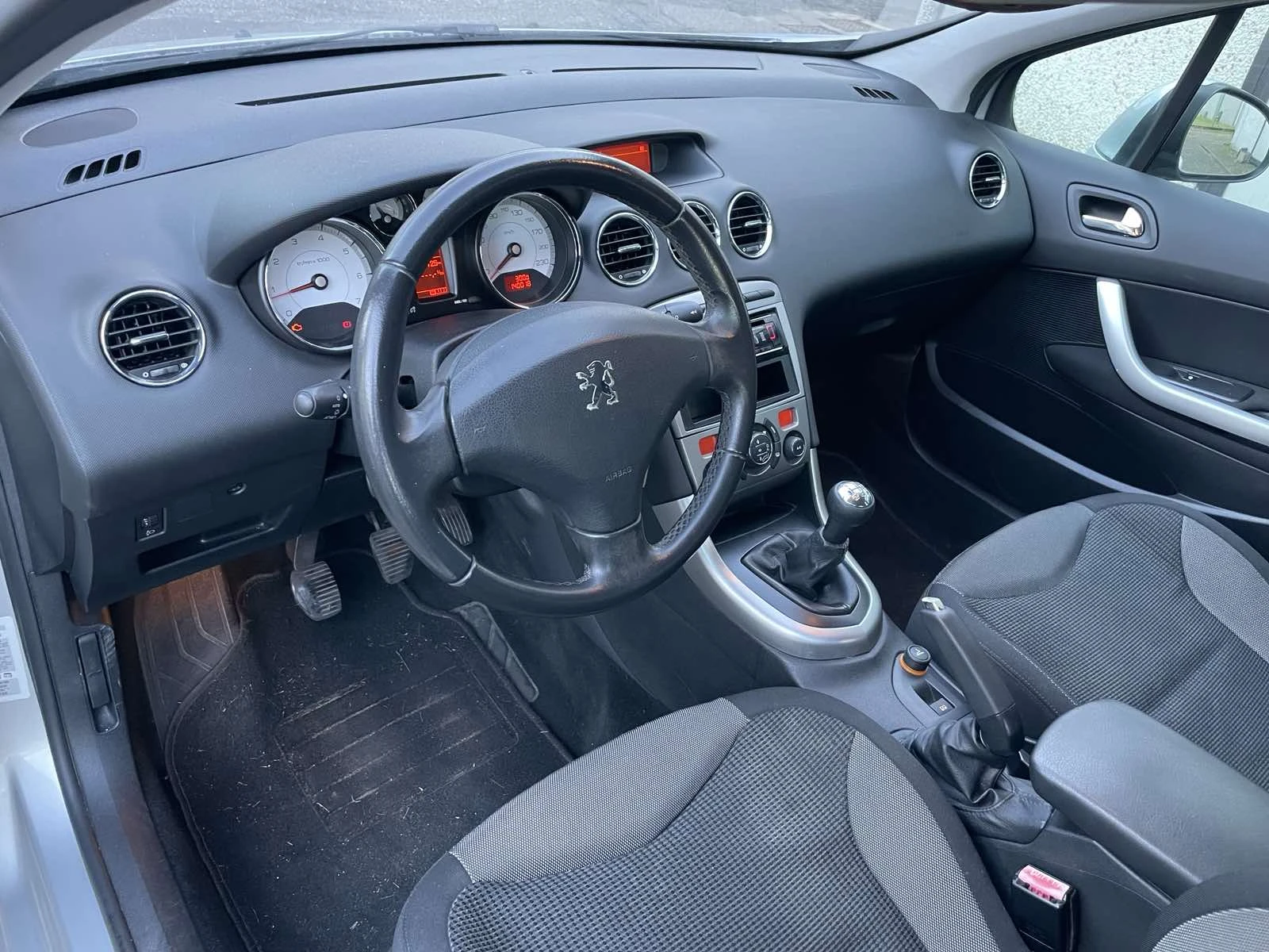 Peugeot 308  - изображение 8