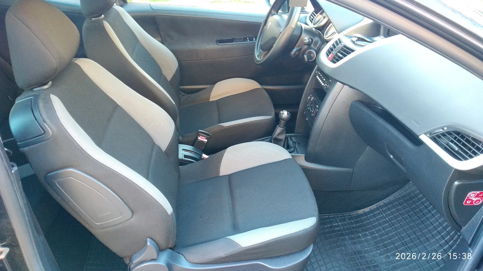 Peugeot 207 1.4, снимка 11 - Автомобили и джипове - 53771969