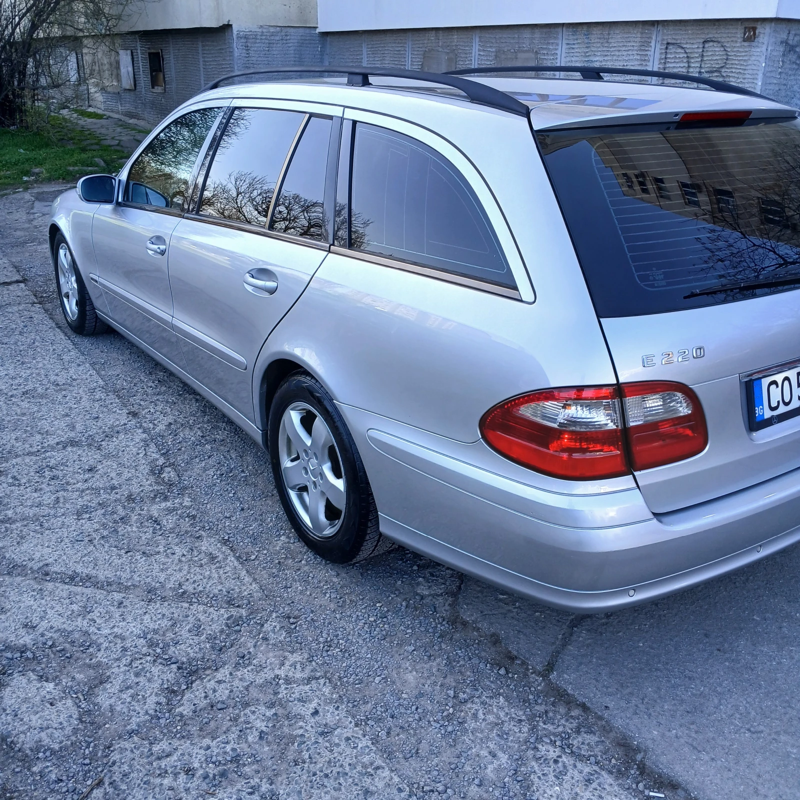 Mercedes-Benz E 220 АВТОМАТИК , снимка 3 - Автомобили и джипове - 53861316