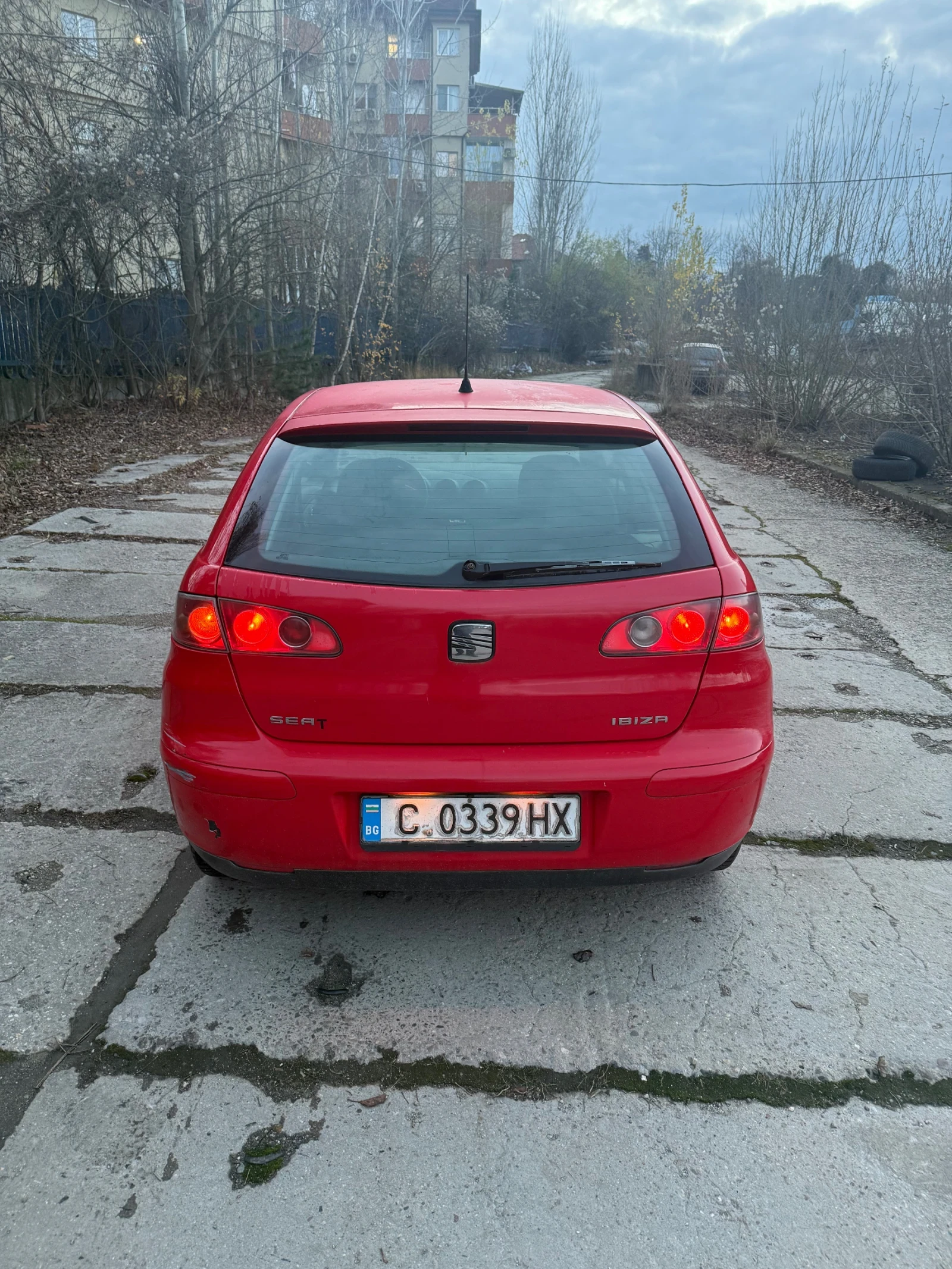 Seat Ibiza 1.2, снимка 3 - Автомобили и джипове - 53978698