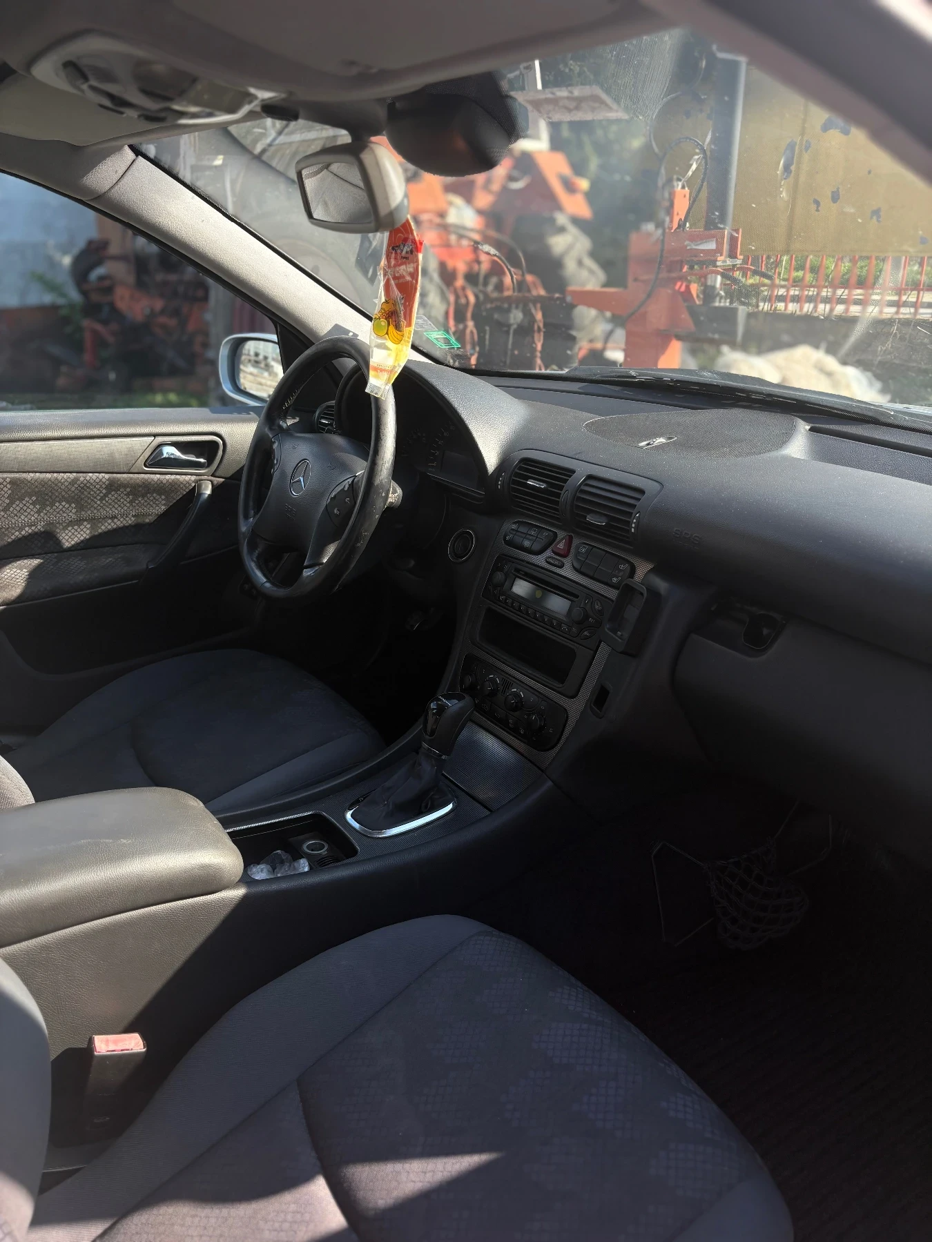 Mercedes-Benz C 220, снимка 6 - Автомобили и джипове - 54099496