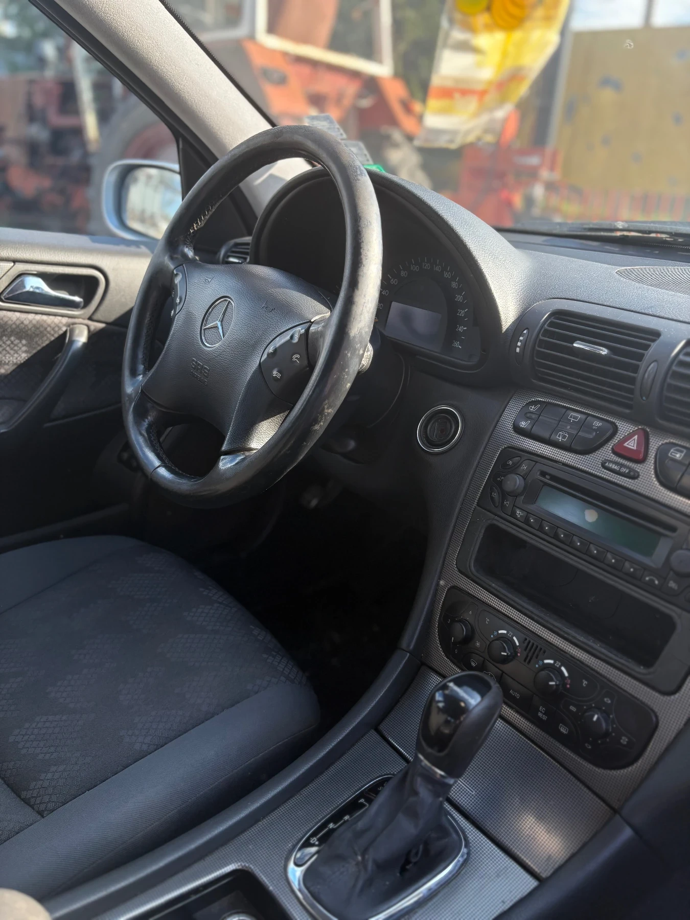 Mercedes-Benz C 220, снимка 5 - Автомобили и джипове - 54099496