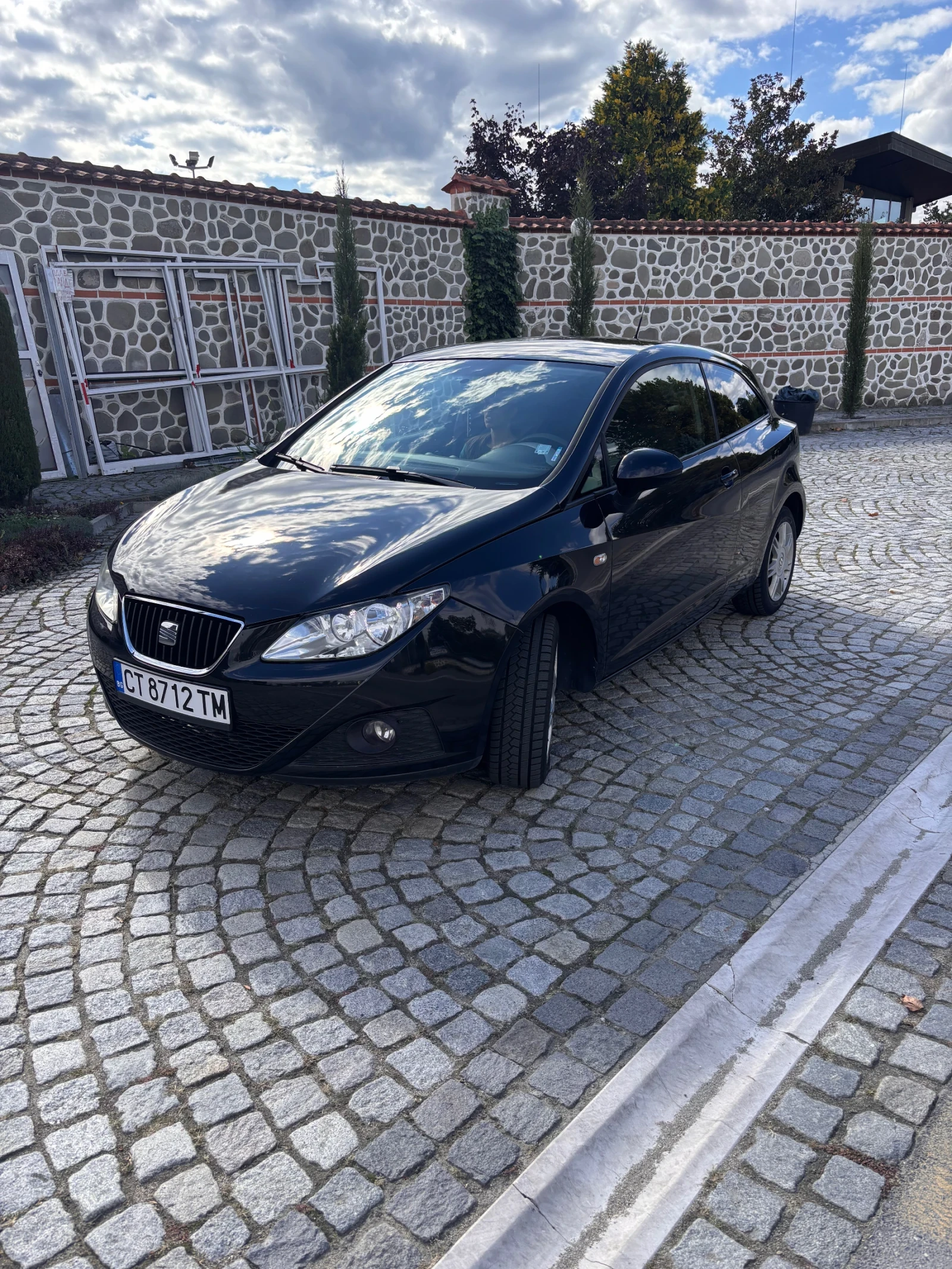 Seat Ibiza 1.4i* Климатик* ТОП, снимка 3 - Автомобили и джипове - 54382555