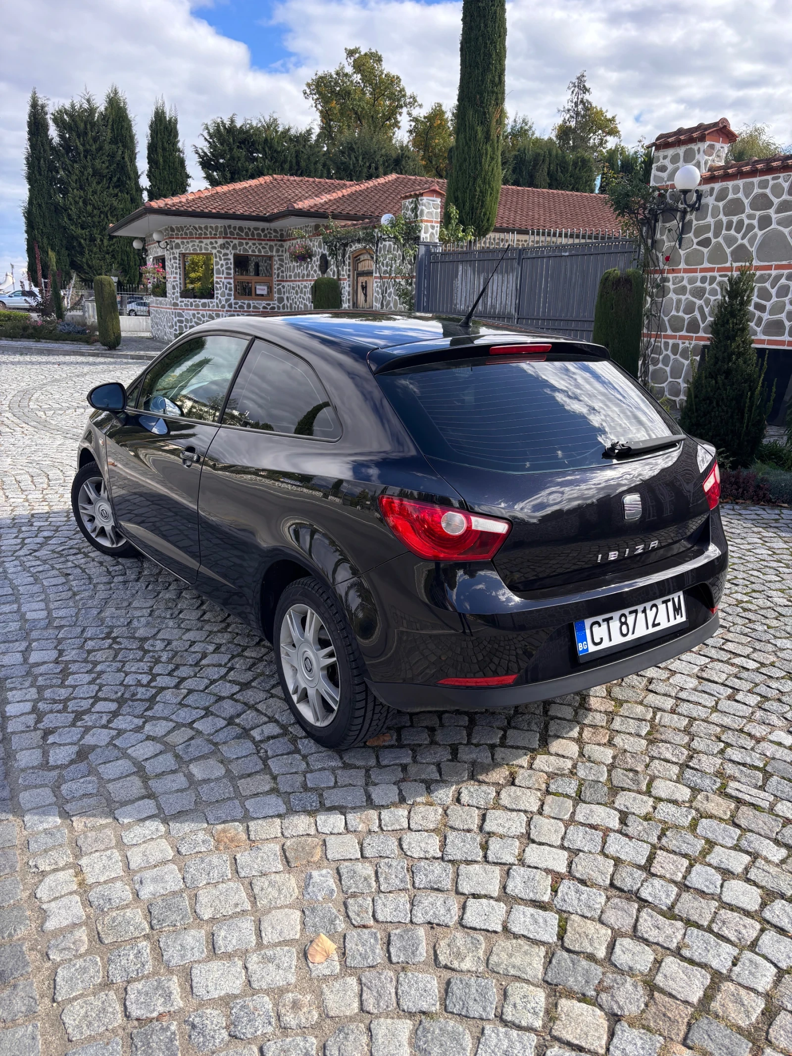 Seat Ibiza 1.4i* Климатик* ТОП, снимка 4 - Автомобили и джипове - 54382555