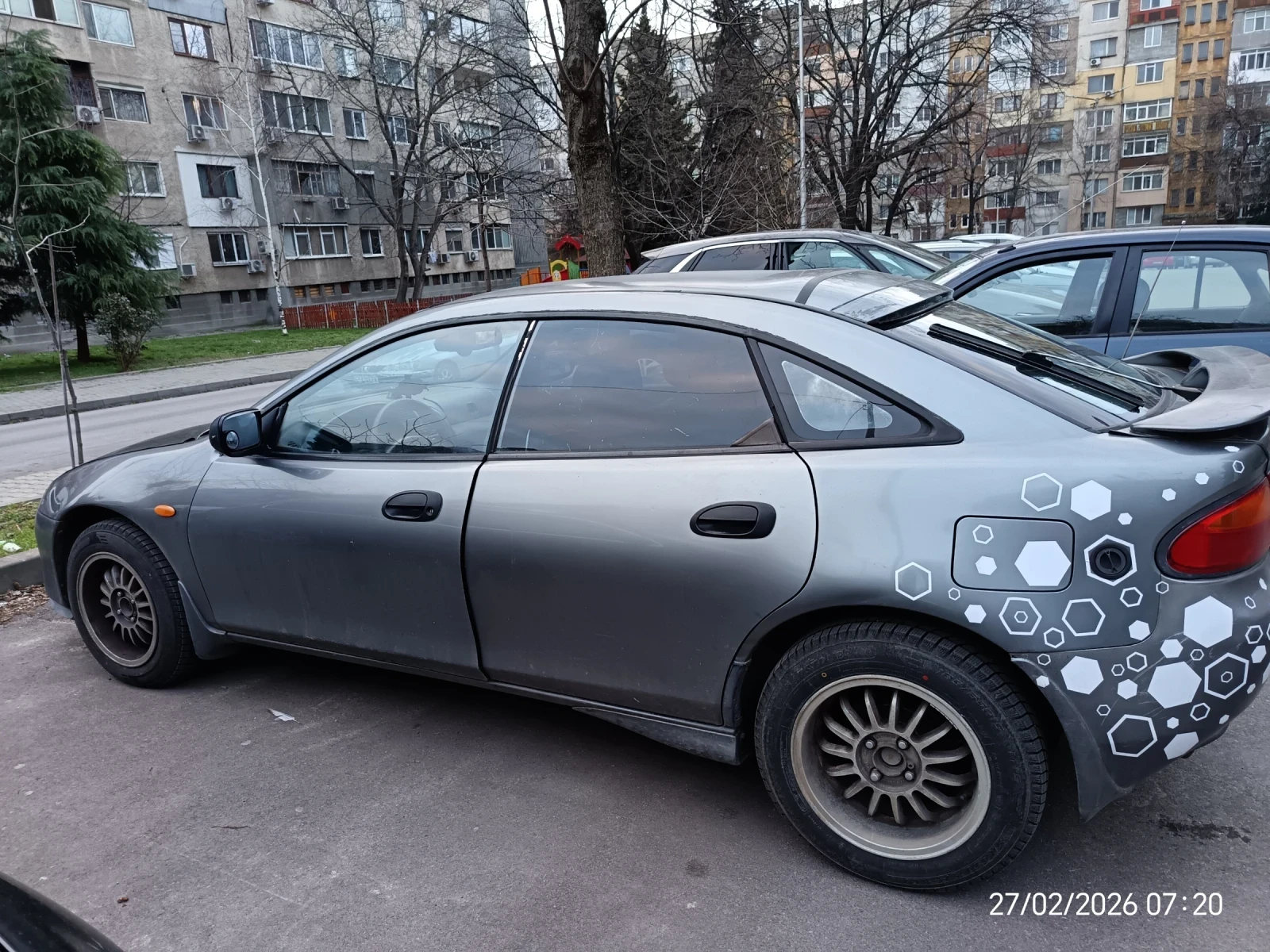 Mazda 323, снимка 4 - Автомобили и джипове - 54398458