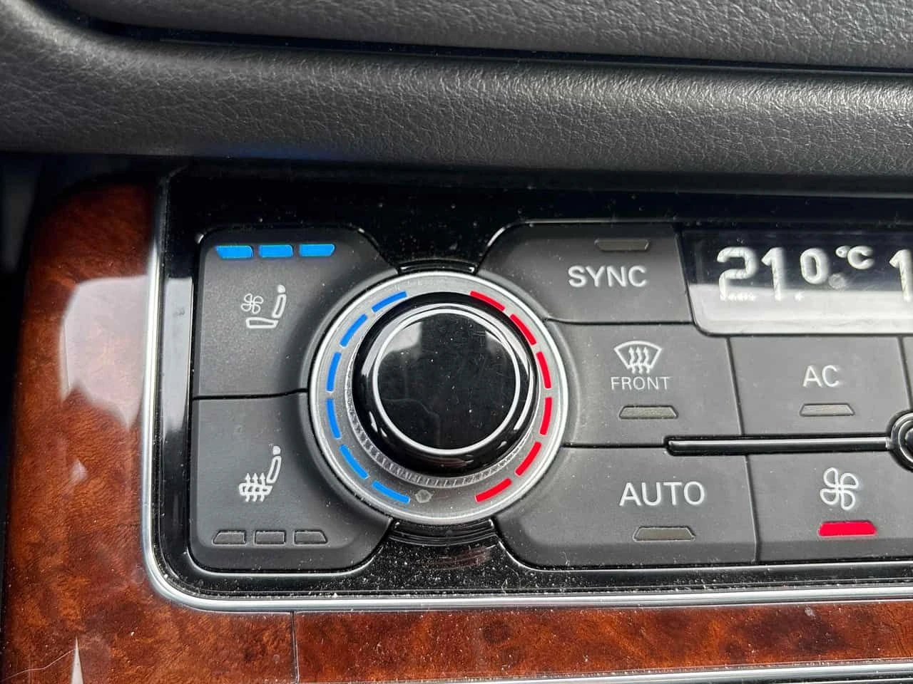 Audi A8  | Premium | 4.2 | ОБДУХВАНЕ | PANO | , снимка 10 - Автомобили и джипове - 54425257
