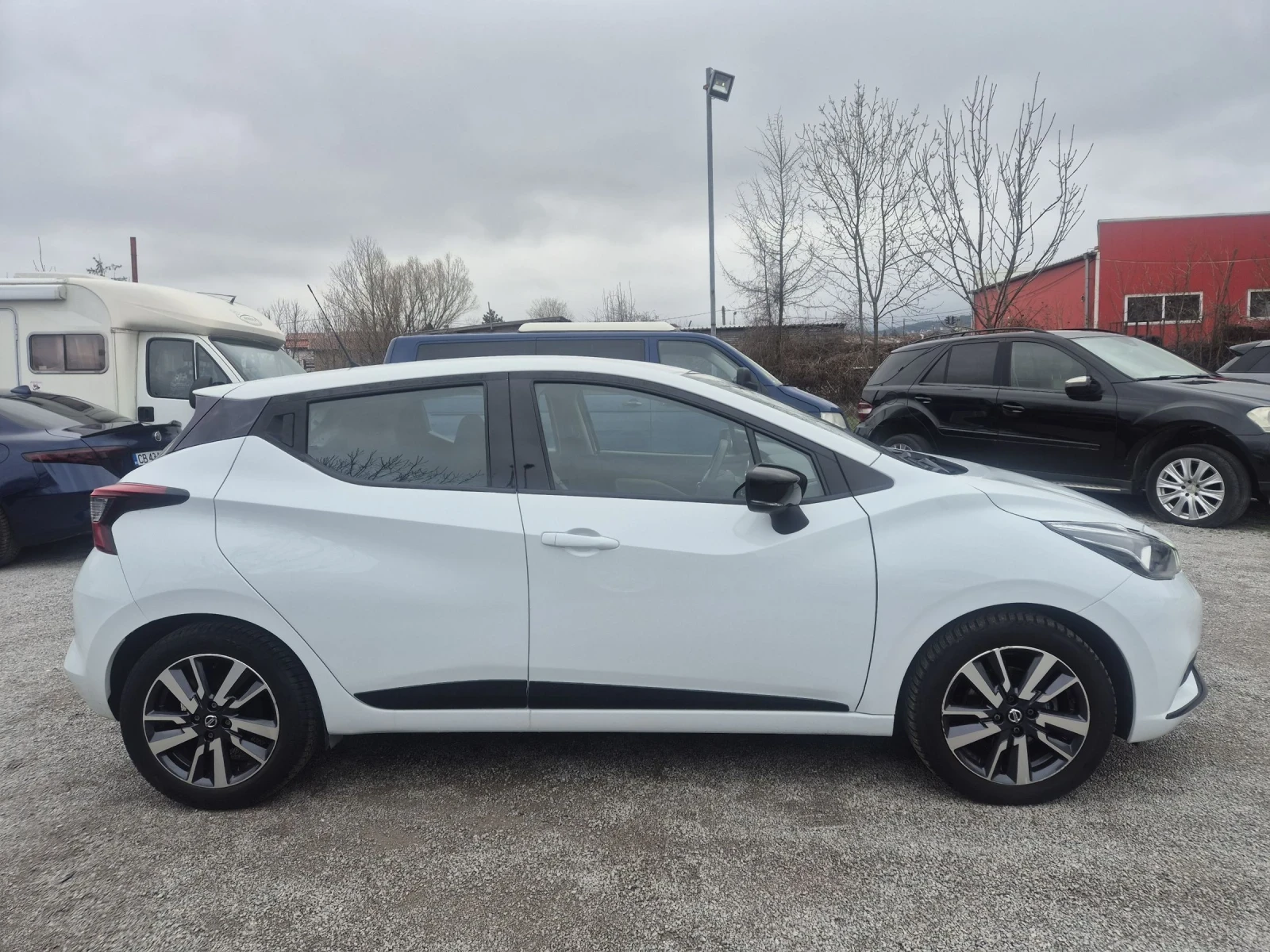 Nissan Micra ШВЕЙЦАРИЯ/ДИСТРОНИК/НАВИГАЦИЯ/КАМЕРА, снимка 4 - Автомобили и джипове - 54474025