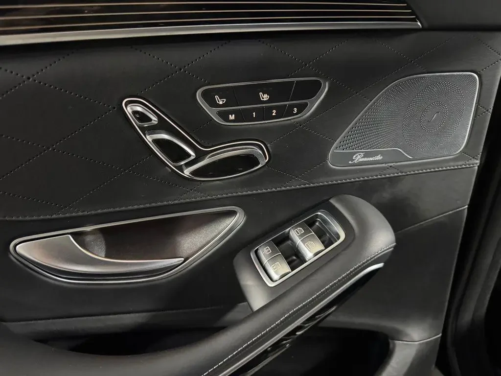 Mercedes-Benz S 63 AMG 4MATIC, снимка 17 - Автомобили и джипове - 54491910