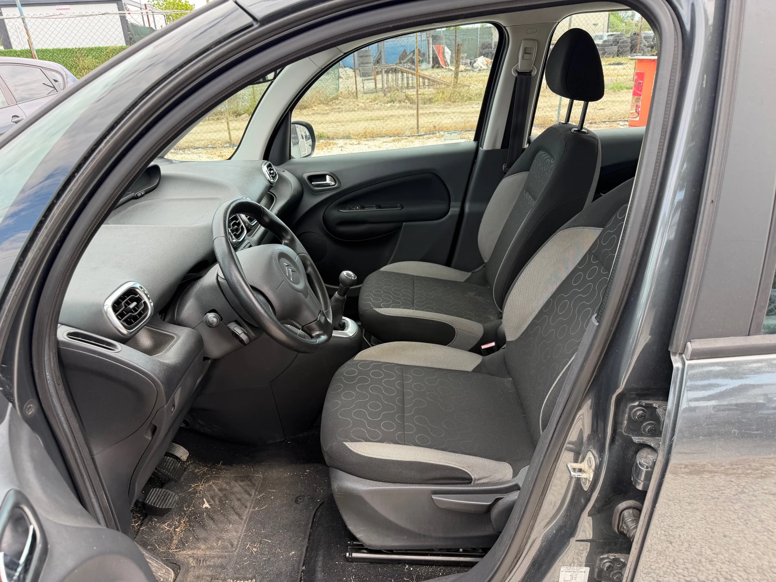 Citroen C3 Picasso 1.6HDI, снимка 9 - Автомобили и джипове - 54625853