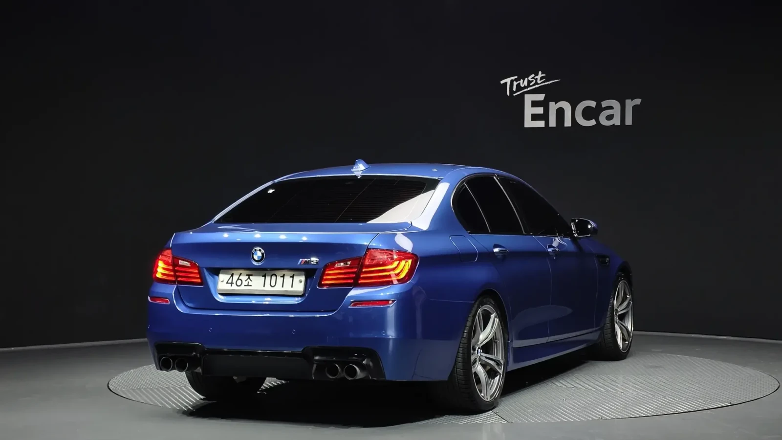 BMW M5 BANG&OLUFSEN, 360, HEADUP, ОБДУХВАНЕ, ПОДГРЕВ, снимка 2 - Автомобили и джипове - 54737399