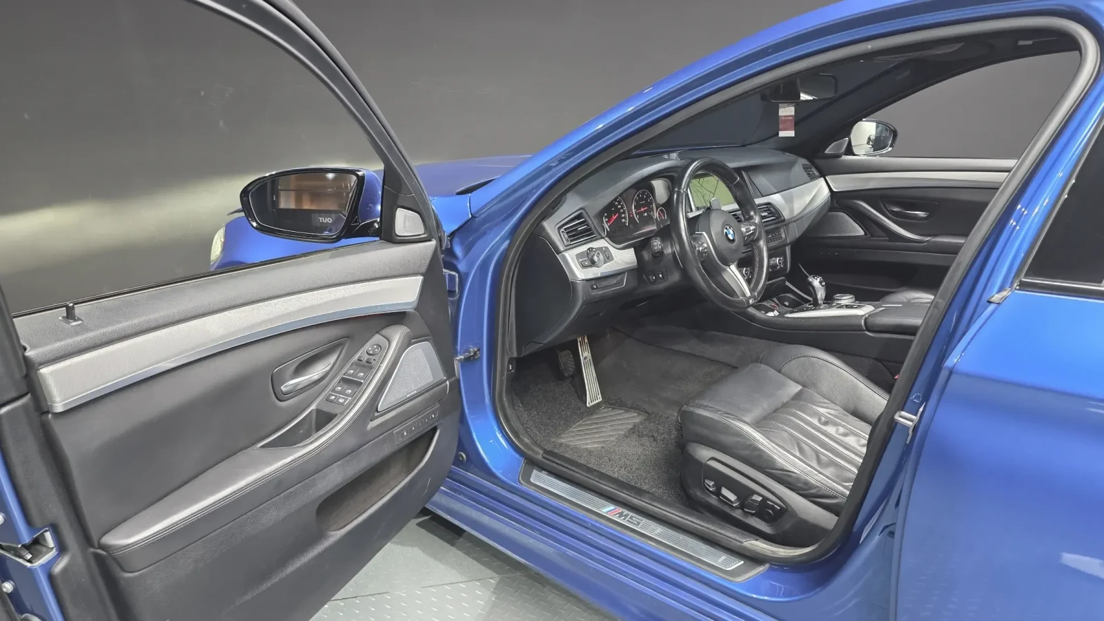 BMW M5 BANG&OLUFSEN, 360, HEADUP, ОБДУХВАНЕ, ПОДГРЕВ, снимка 6 - Автомобили и джипове - 54737399