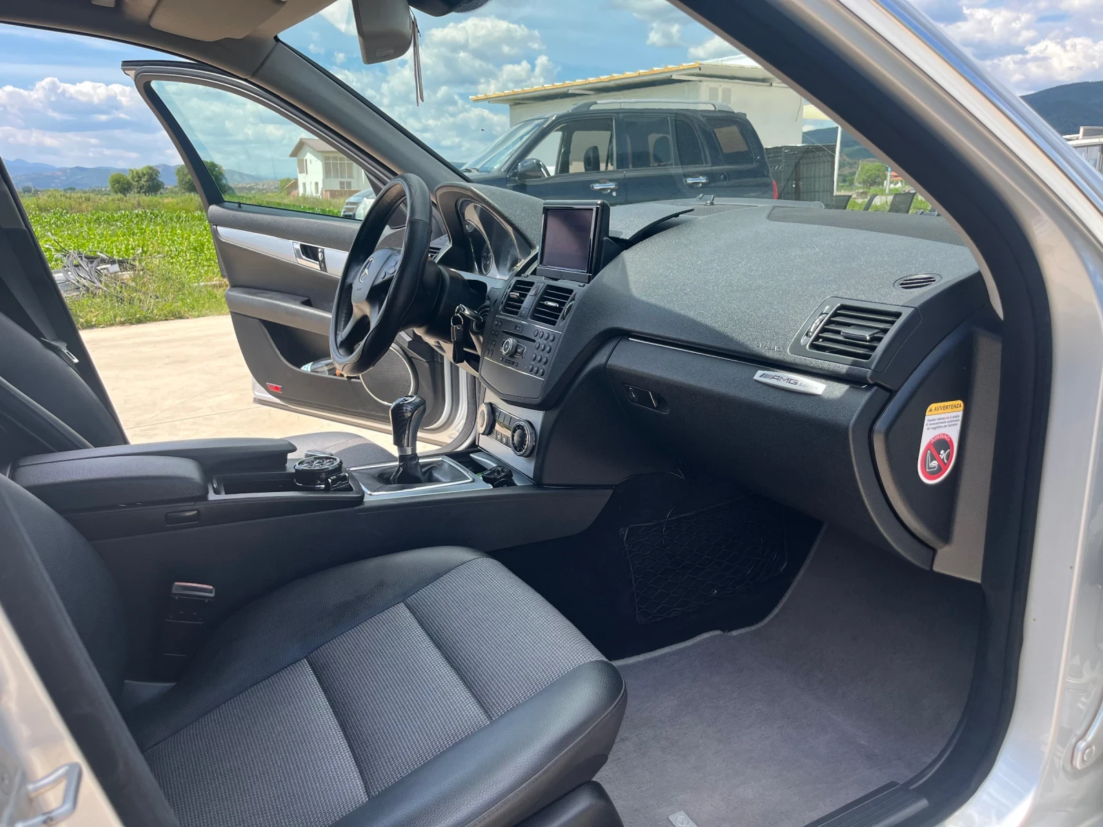 Mercedes-Benz C 220, снимка 9 - Автомобили и джипове - 54979734
