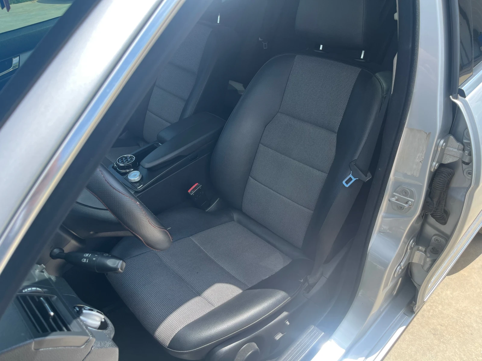 Mercedes-Benz C 220, снимка 12 - Автомобили и джипове - 54979734