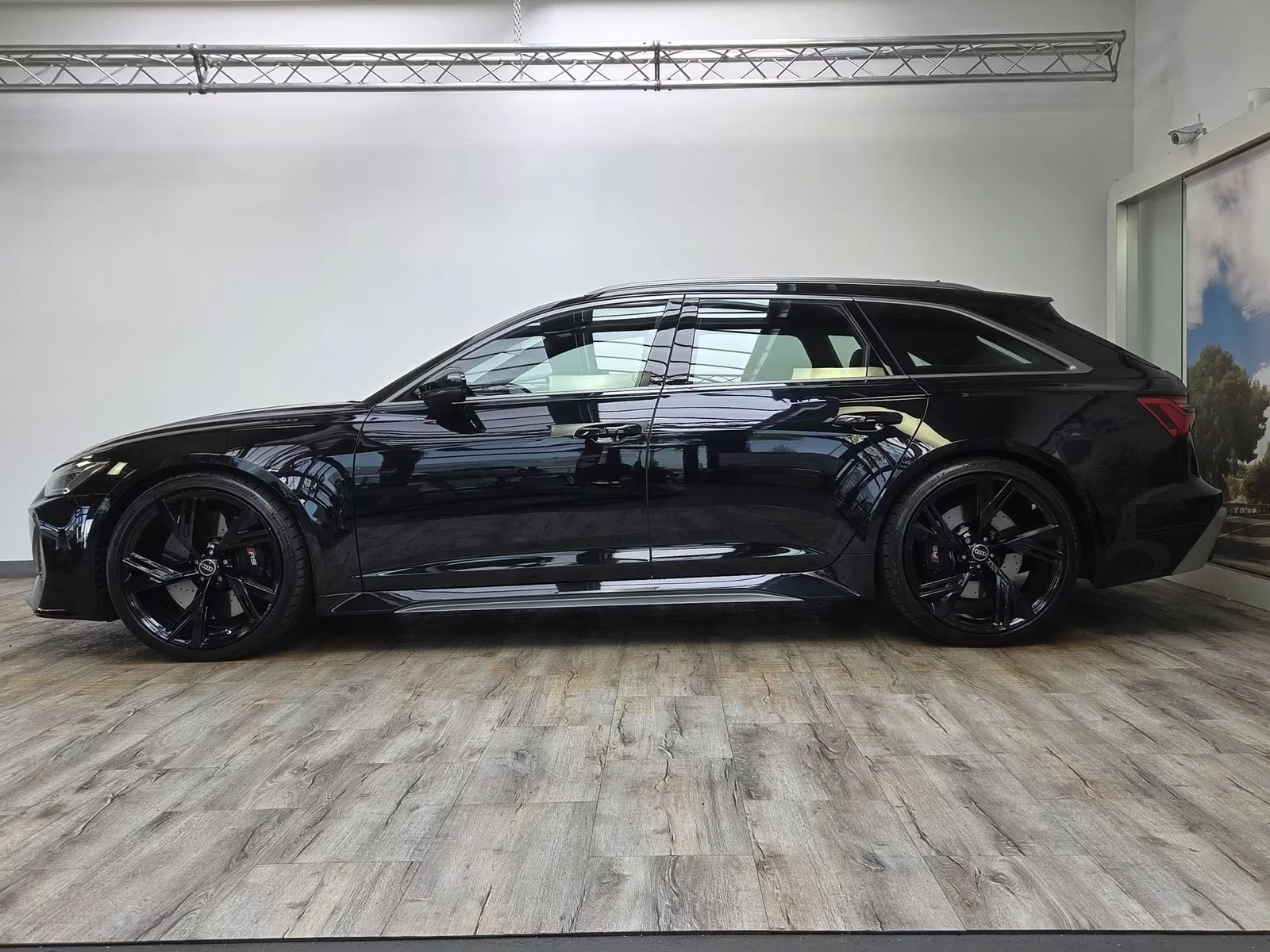 Audi Rs6 PERFORMANCE/ CARBON/ B&O/ HUD/ 360/ PANO/ VIRTUAL , снимка 3 - Автомобили и джипове - 55128348