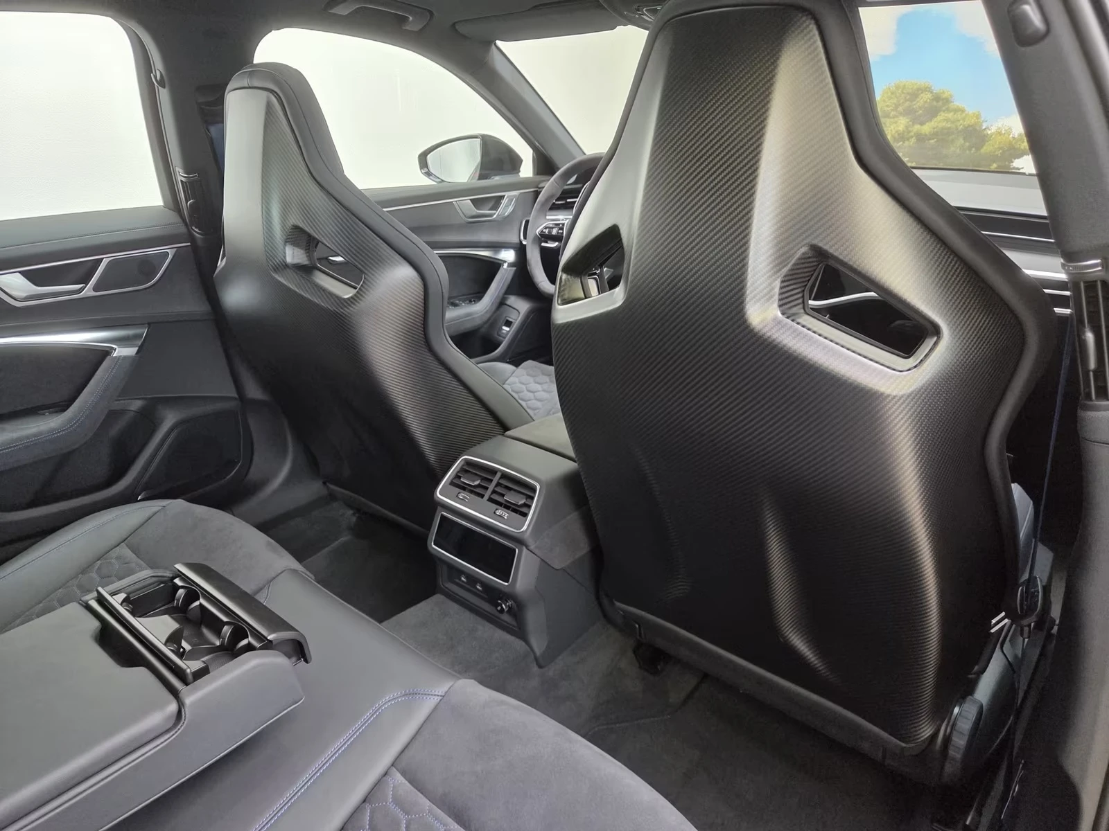 Audi Rs6 PERFORMANCE/ CARBON/ B&O/ HUD/ 360/ PANO/ VIRTUAL , снимка 16 - Автомобили и джипове - 55128348