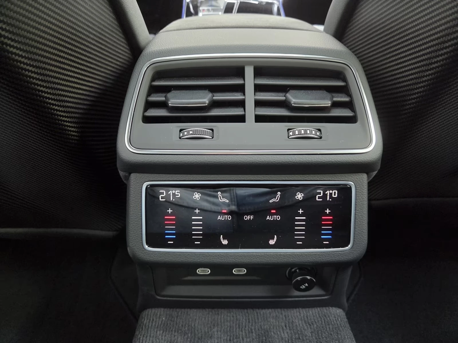 Audi Rs6 PERFORMANCE/ CARBON/ B&O/ HUD/ 360/ PANO/ VIRTUAL , снимка 17 - Автомобили и джипове - 55128348