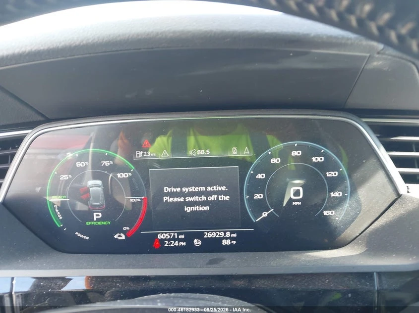 Audi E-Tron Premium Plus, снимка 7 - Автомобили и джипове - 56405831