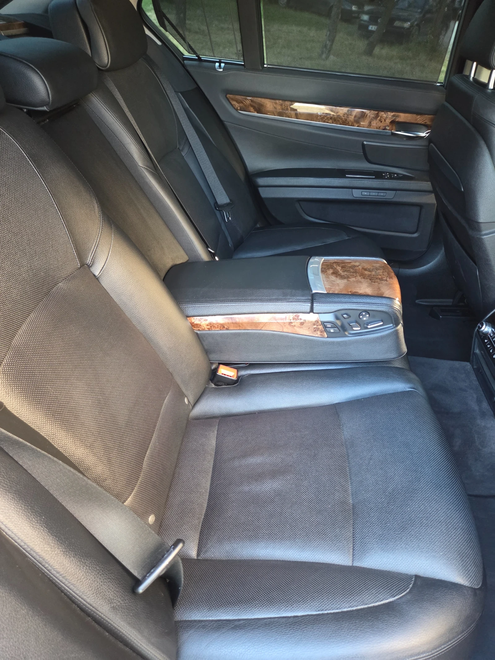 BMW 740 Facelift 313 к.с xdrive 8zf, снимка 6 - Автомобили и джипове - 56746710
