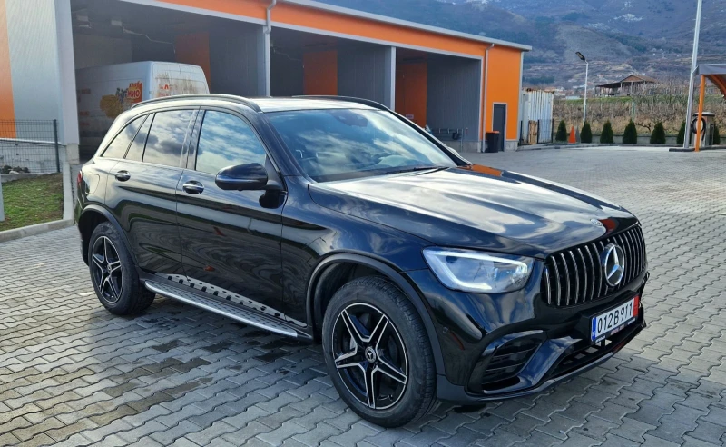 Mercedes-Benz GLC 300 4-MATIC AMG, снимка 3 - Автомобили и джипове - 49471971