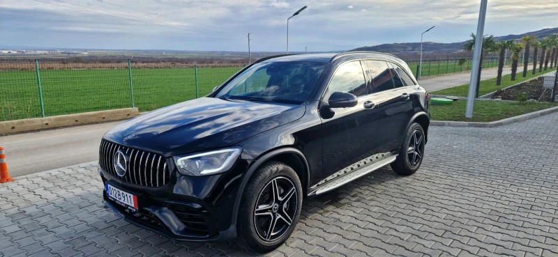 Mercedes-Benz GLC 300 4-MATIC AMG, снимка 1 - Автомобили и джипове - 49122654