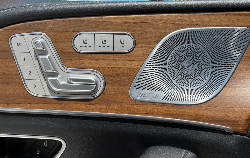 Mercedes-Benz GLS 400 * 4MATIC* BURMESTER * VIP * TV, снимка 8 - Автомобили и джипове - 52375156