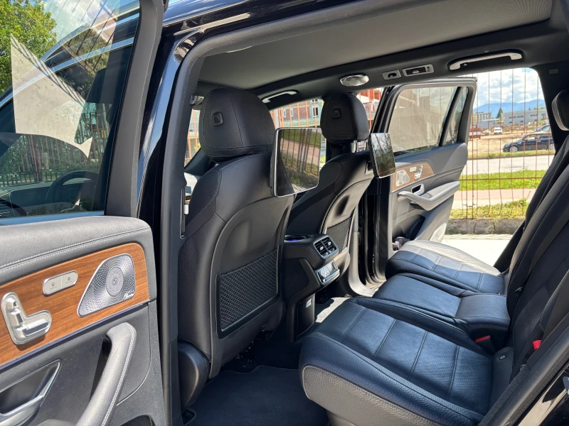 Mercedes-Benz GLS 400 * 4MATIC* BURMESTER * VIP * TV, снимка 13 - Автомобили и джипове - 52375156