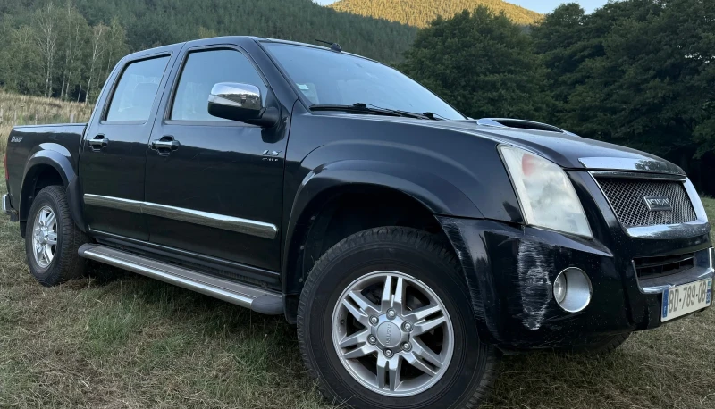 Isuzu D-max 3.0TDI, снимка 3 - Автомобили и джипове - 51359425